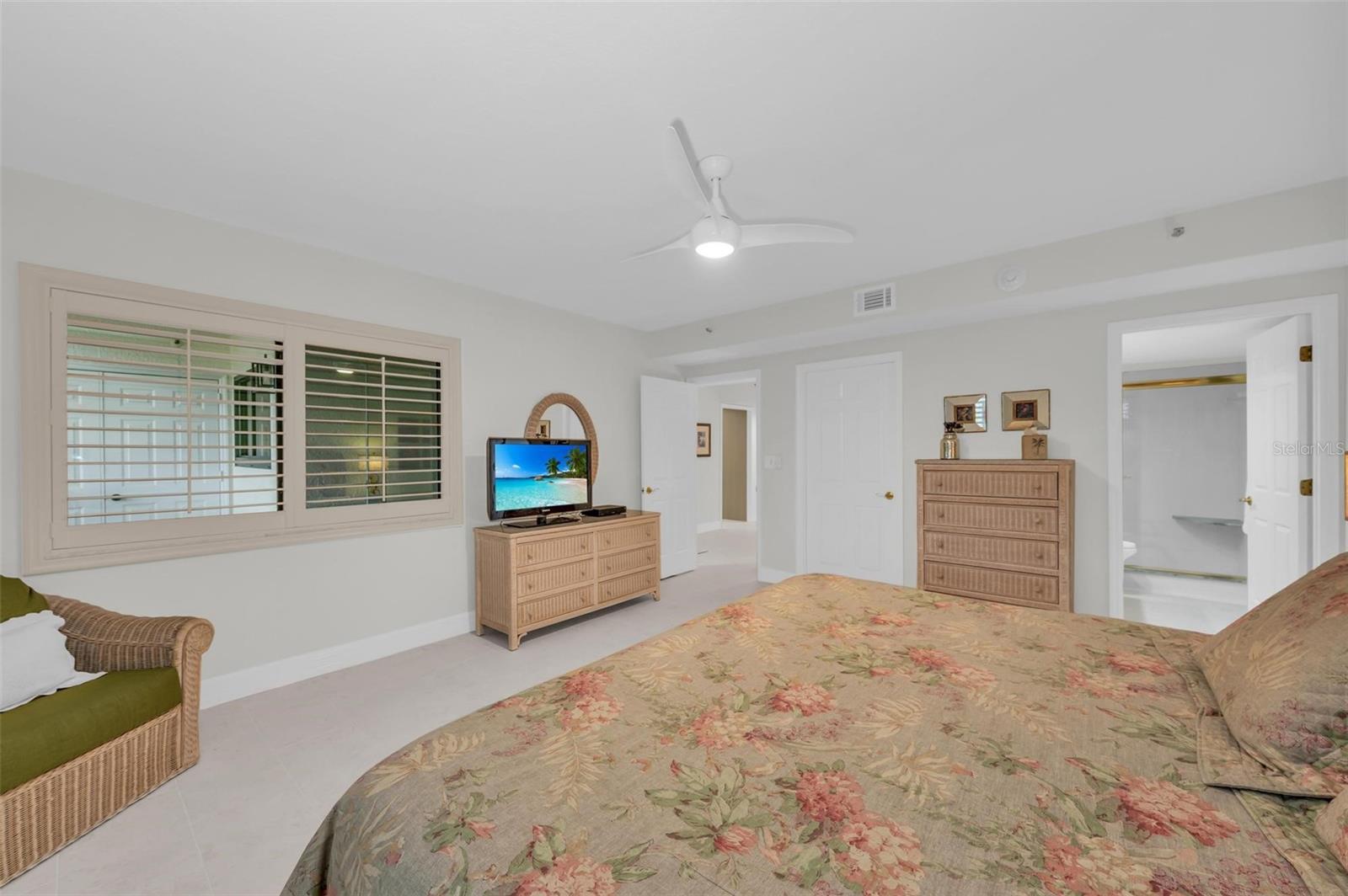 1465 GULF OF MEXICO DR #104, LONGBOAT KEY, FL, 34228
