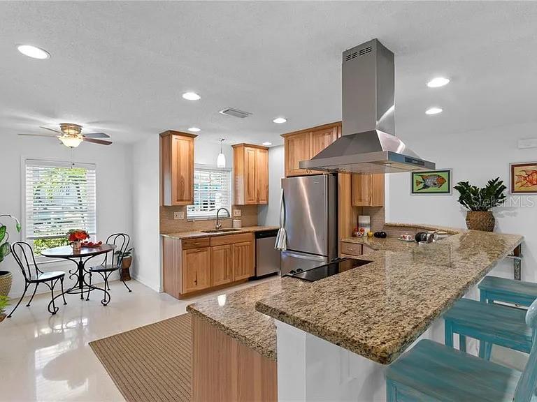 232 TIMBERLANE DR, PALM HARBOR, FL, 34683