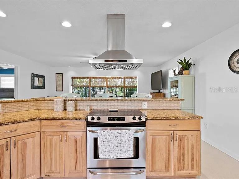 232 TIMBERLANE DR, PALM HARBOR, FL, 34683