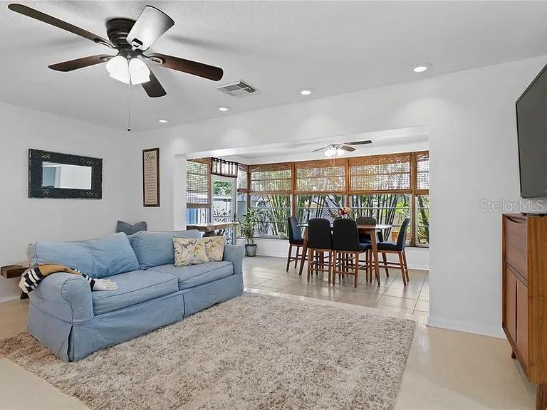 232 TIMBERLANE DR, PALM HARBOR, FL, 34683