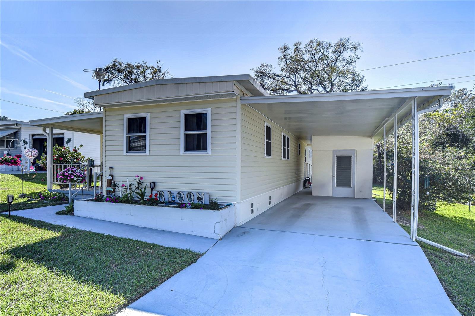 6119 RIDGEWOOD DR, ZEPHYRHILLS, FL, 33542