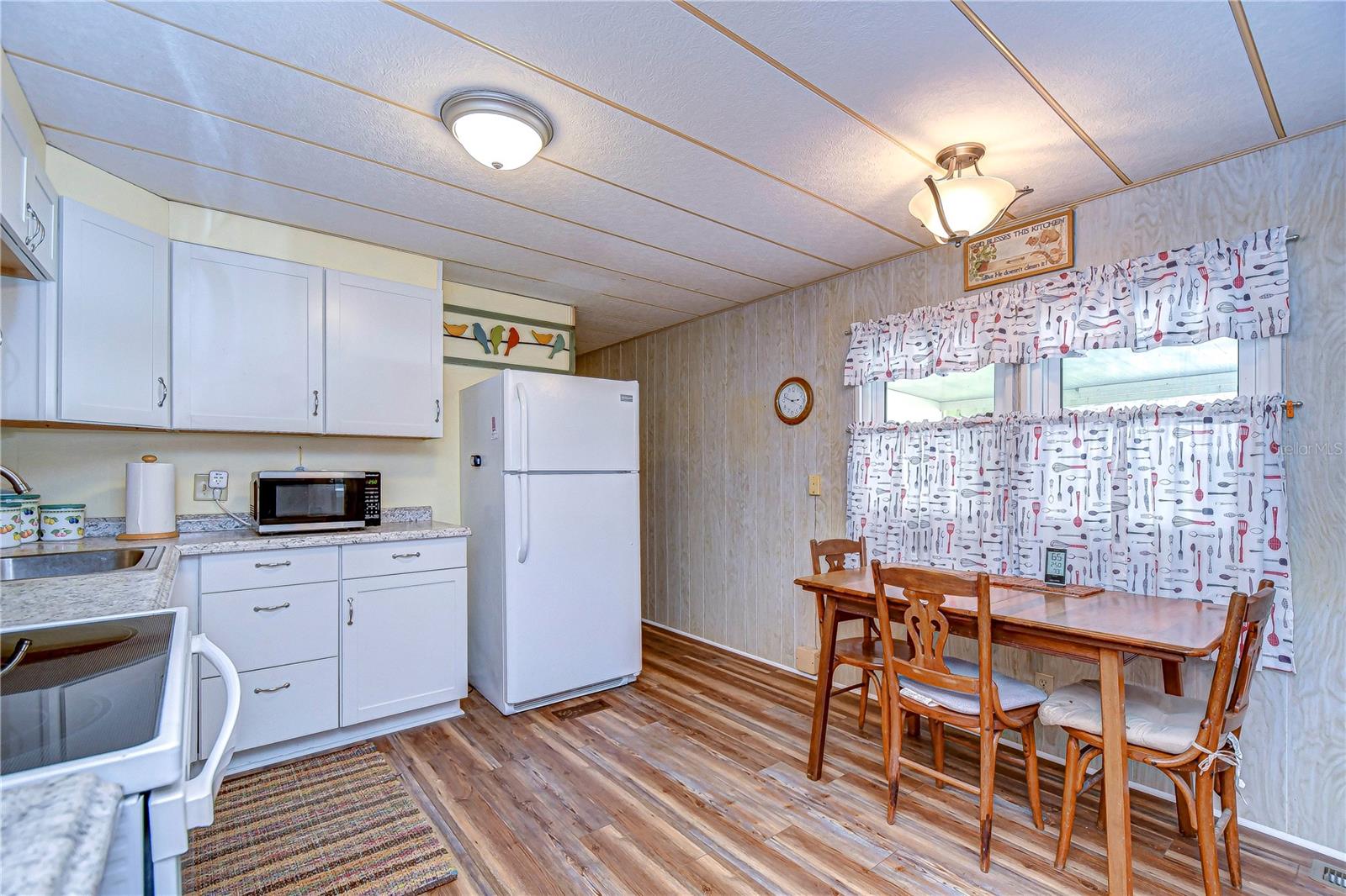 6119 RIDGEWOOD DR, ZEPHYRHILLS, FL, 33542