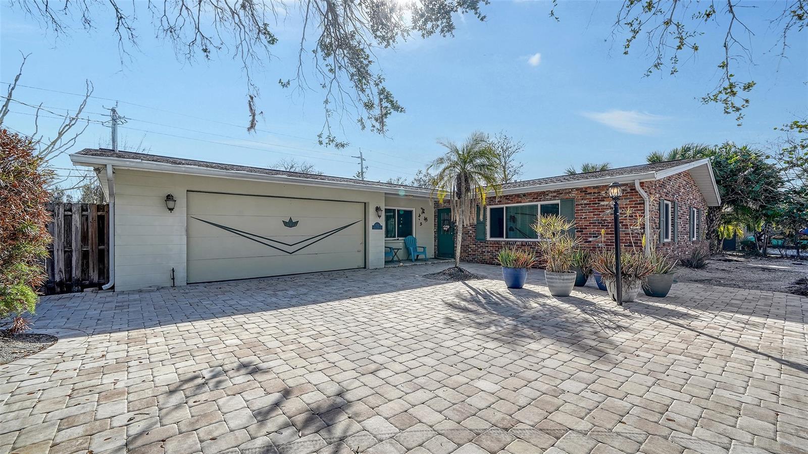 5525 SHADOW LAWN DR, SARASOTA, FL, 34242