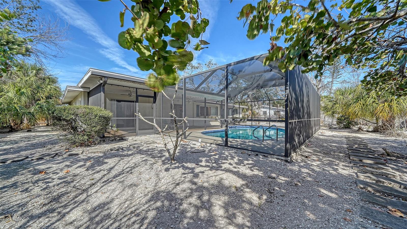 5525 SHADOW LAWN DR, SARASOTA, FL, 34242