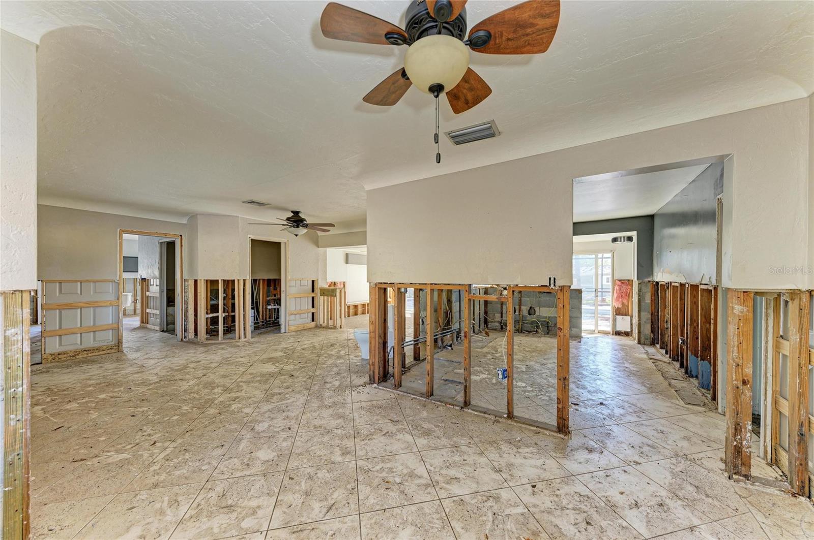 153 N ADAMS DR, SARASOTA, FL, 34236
