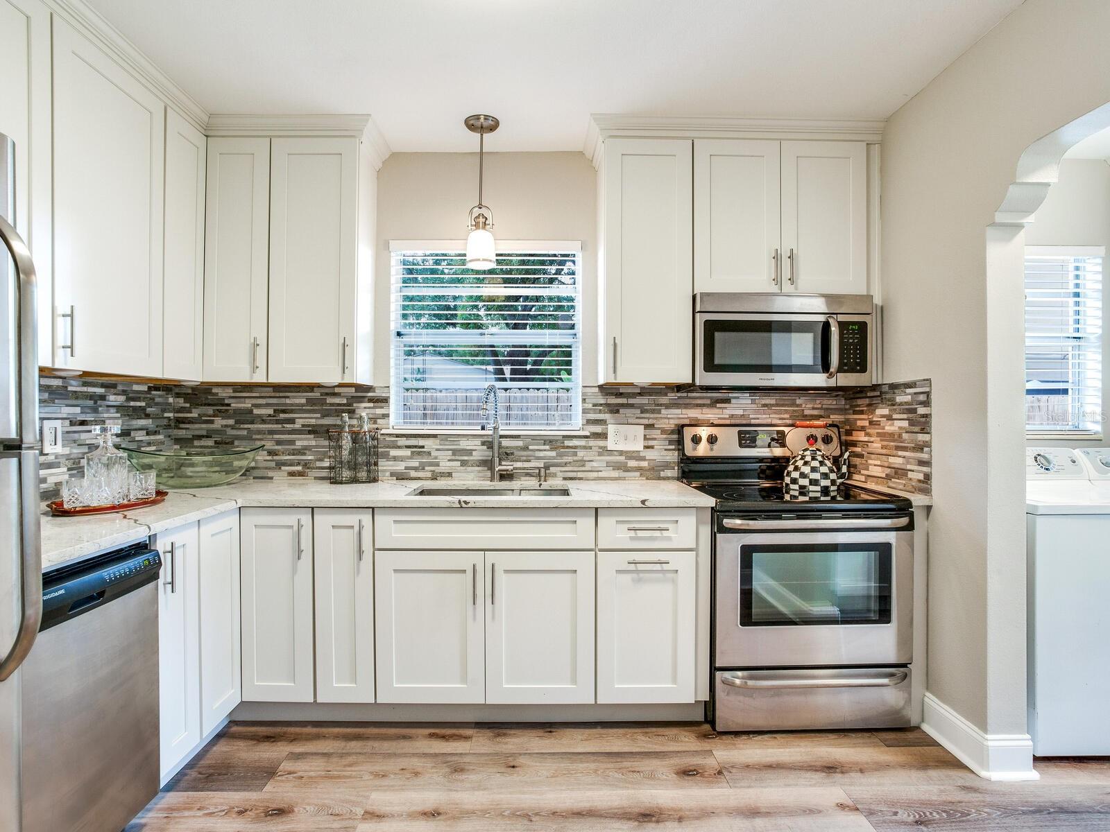 221 N CLEARVIEW AVE, TAMPA, FL, 33609
