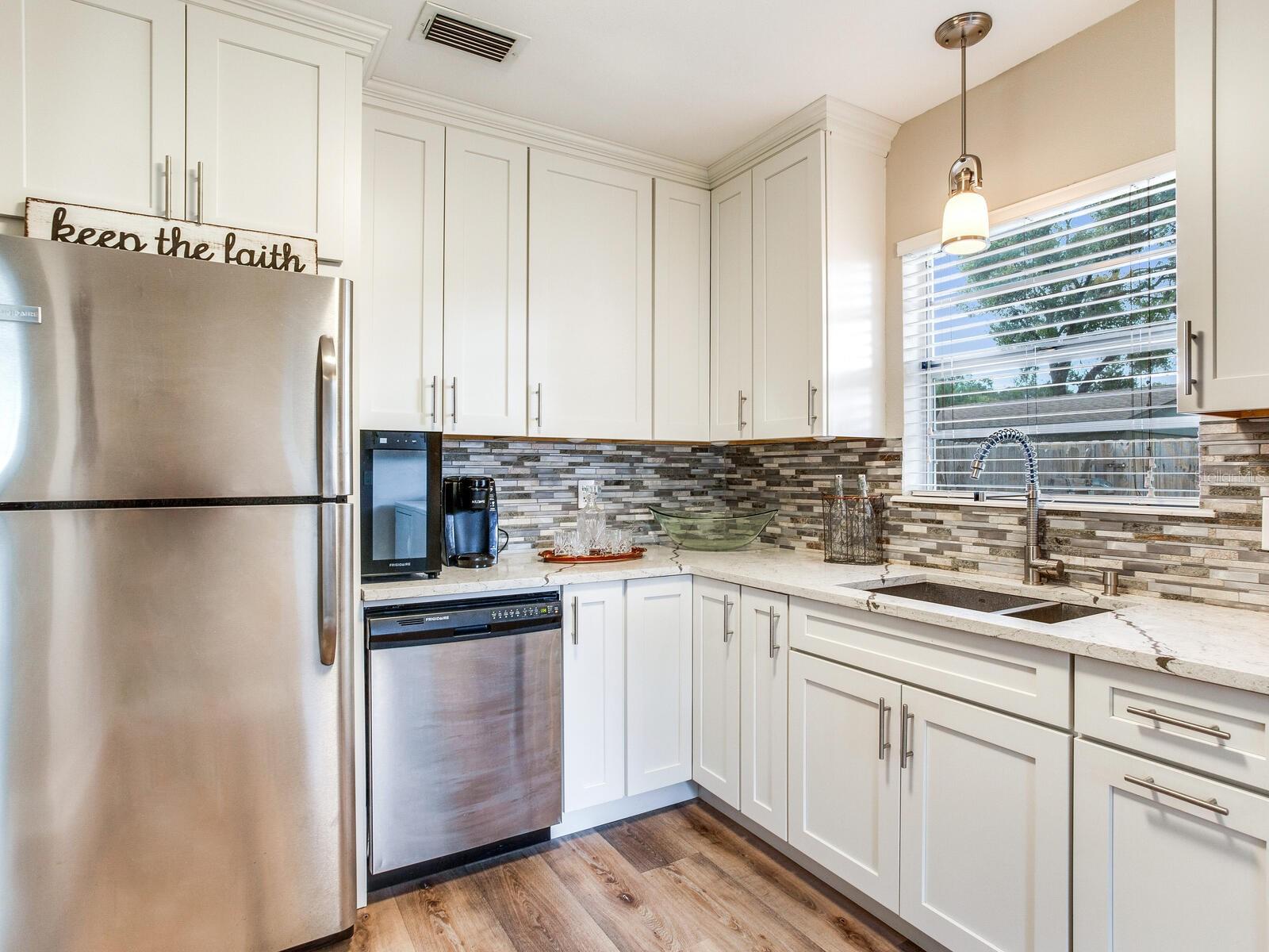 221 N CLEARVIEW AVE, TAMPA, FL, 33609