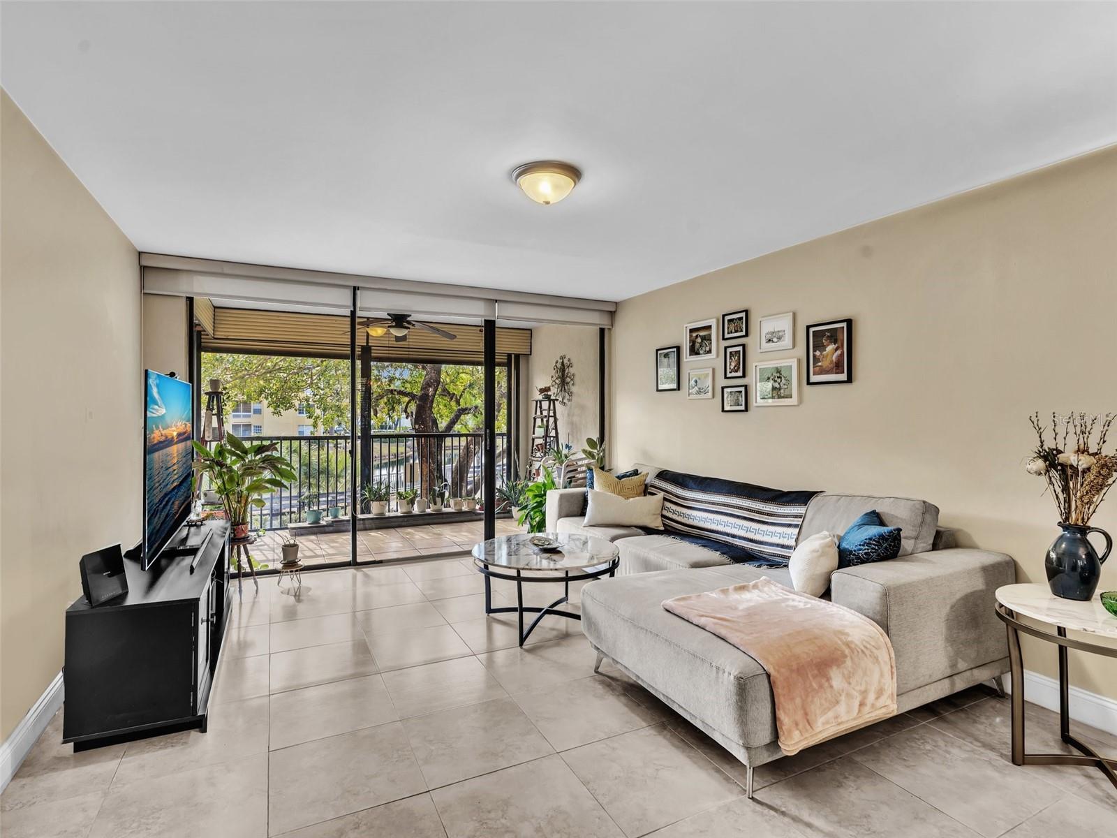 8592 W SUNRISE BLVD #202, PLANTATION, FL, 33322