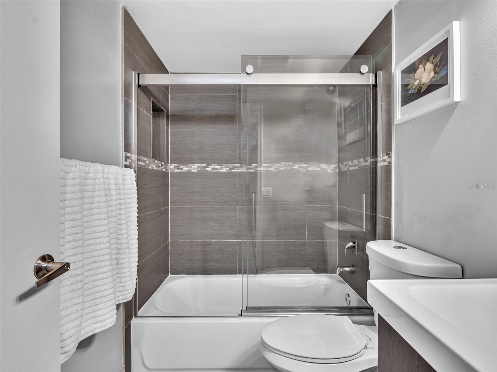 8592 W SUNRISE BLVD #202, PLANTATION, FL, 33322