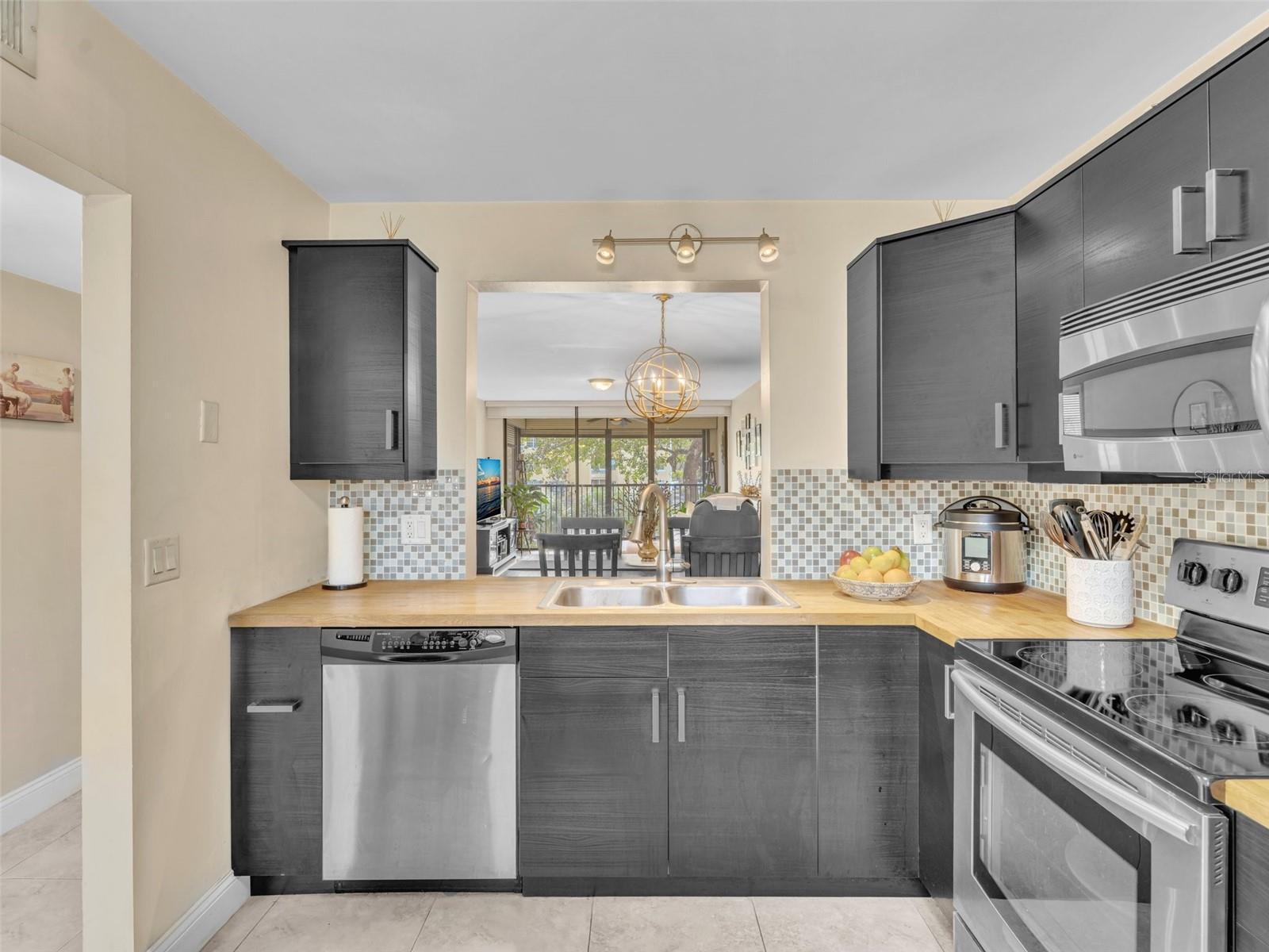 8592 W SUNRISE BLVD #202, PLANTATION, FL, 33322
