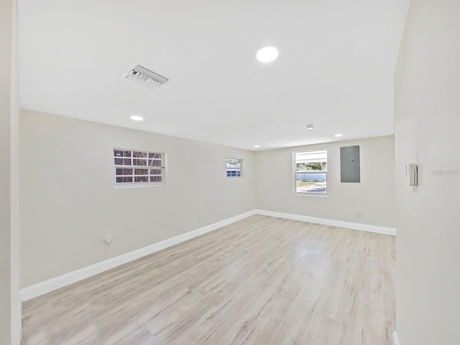 7151 51ST AVE N, ST PETERSBURG, FL, 33709
