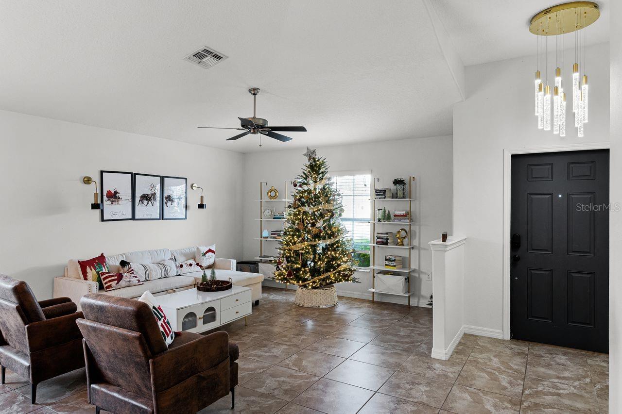2213 GRANTHAM AVE, DAVENPORT, FL, 33837