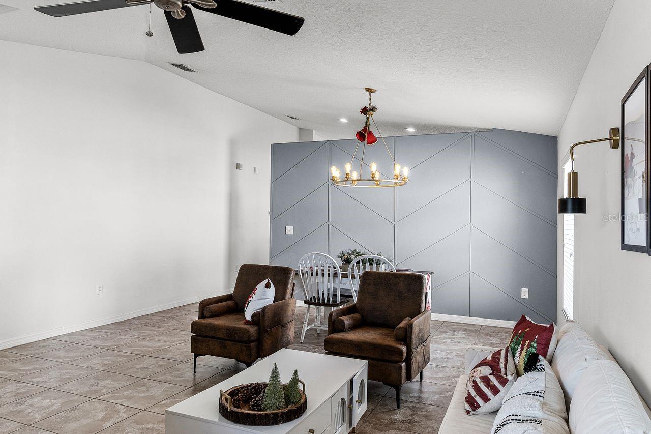 2213 GRANTHAM AVE, DAVENPORT, FL, 33837