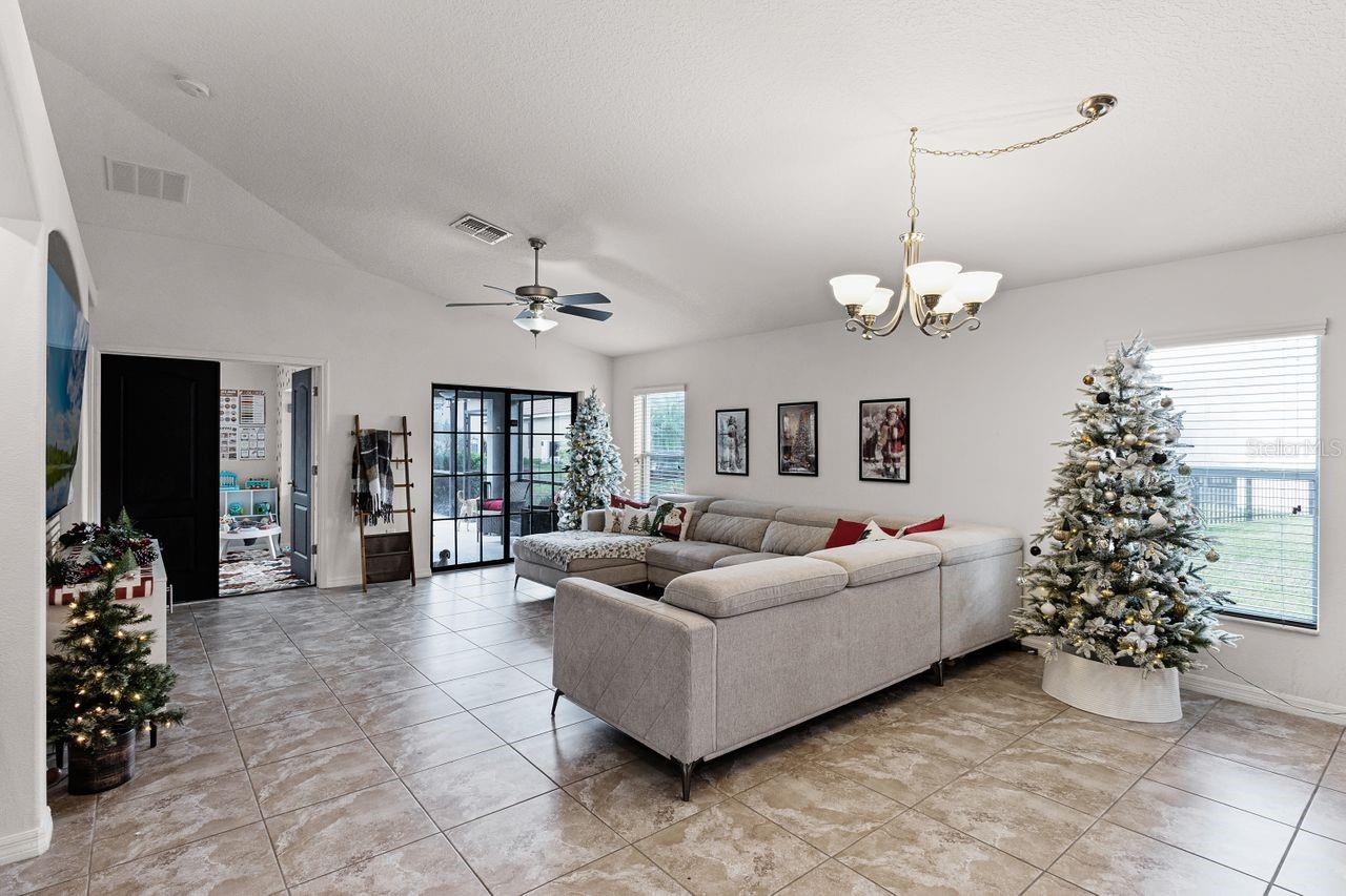 2213 GRANTHAM AVE, DAVENPORT, FL, 33837