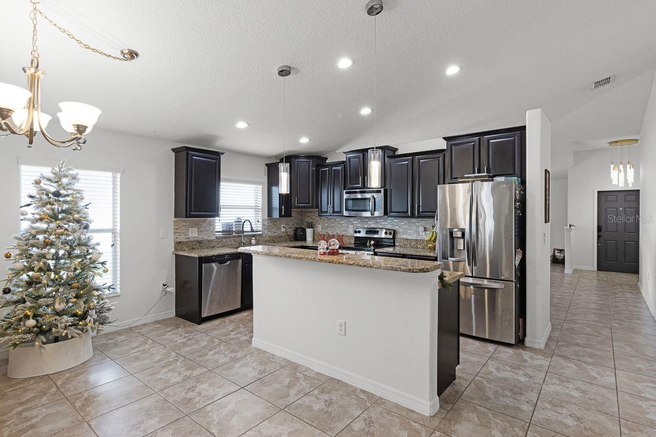 2213 GRANTHAM AVE, DAVENPORT, FL, 33837