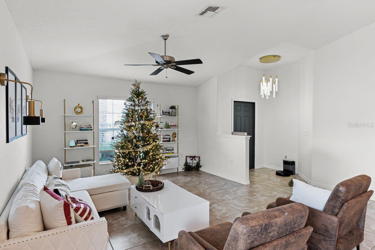 2213 GRANTHAM AVE, DAVENPORT, FL, 33837