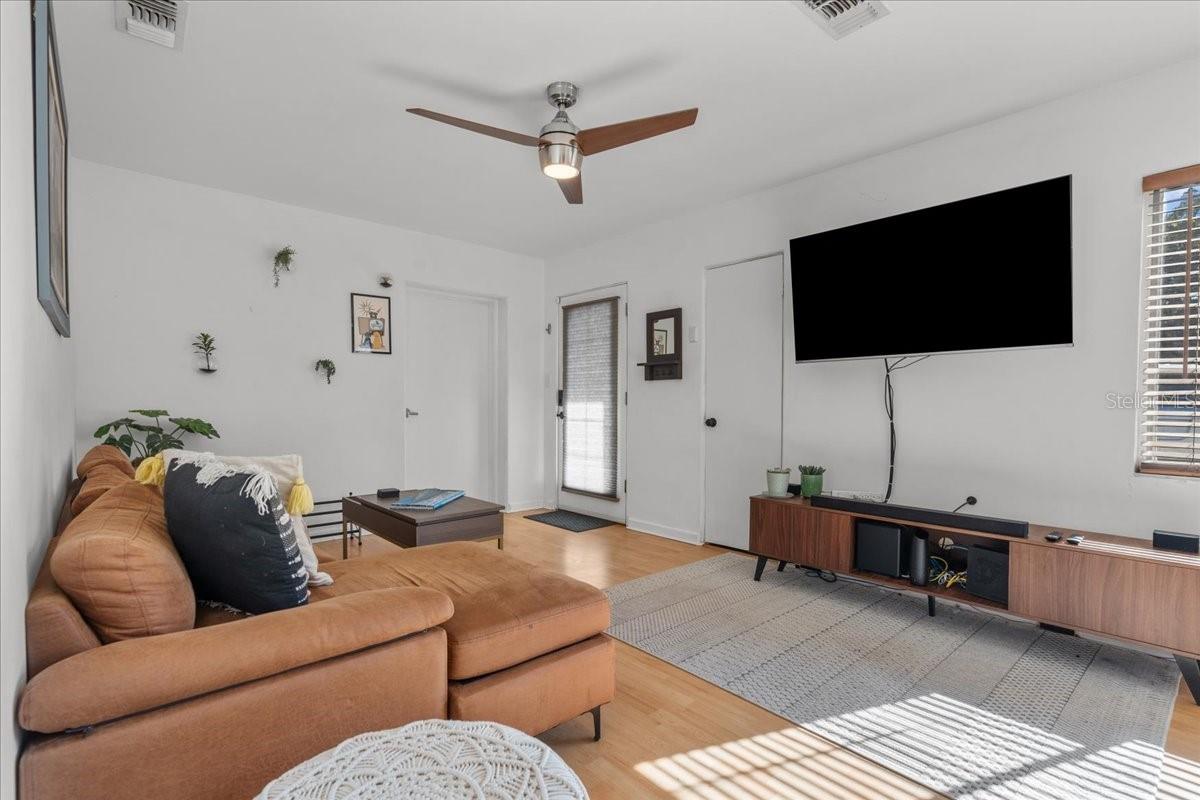 1627 TRIANGLE AVE, ORLANDO, FL, 32806