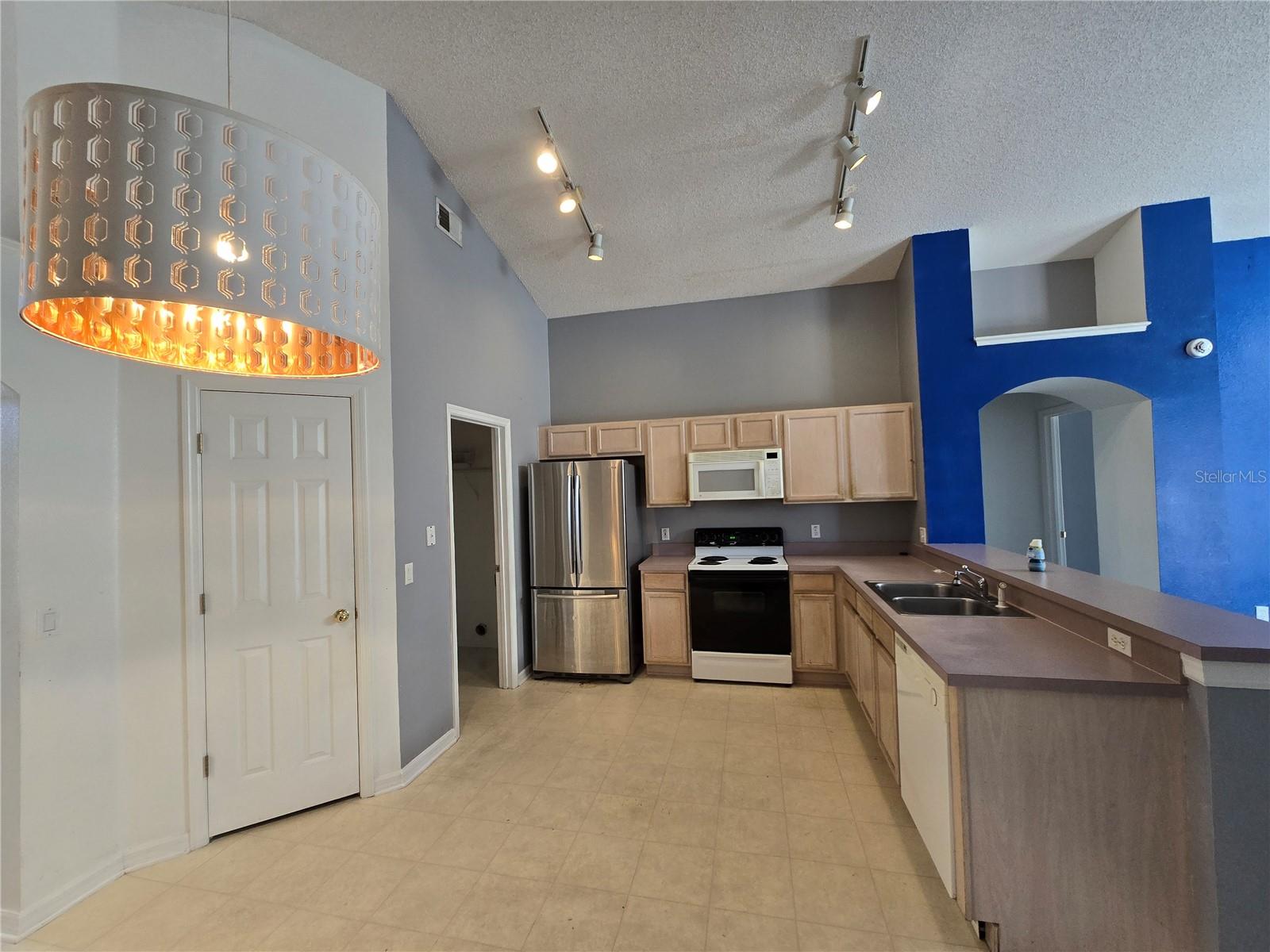 252 SADDLE RIDGE DR, DAVENPORT, FL, 33896
