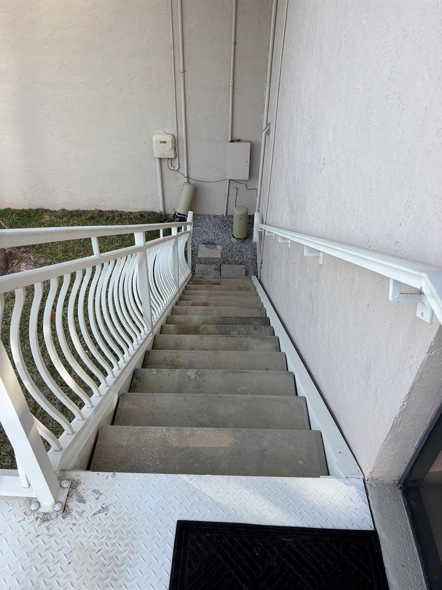 8823 BAY POINTE DR #205, TAMPA, FL, 33615