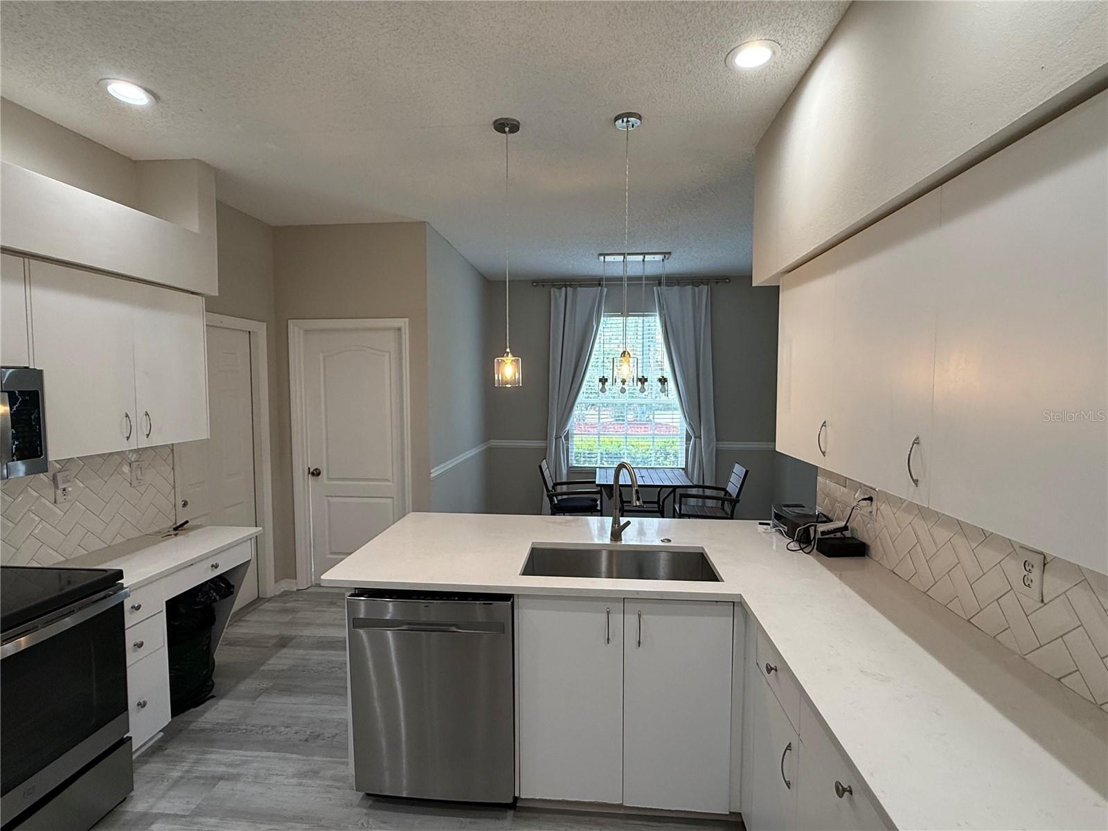 284 HEMINGWAY DR, OLDSMAR, FL, 34677