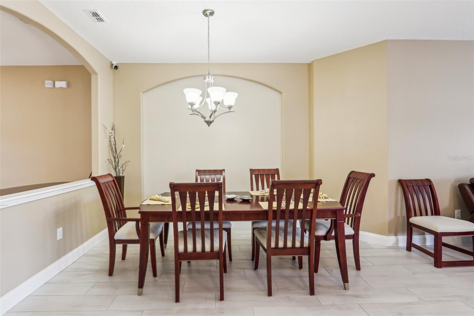 1304 SEA PINES WAY, DAVENPORT, FL, 33896