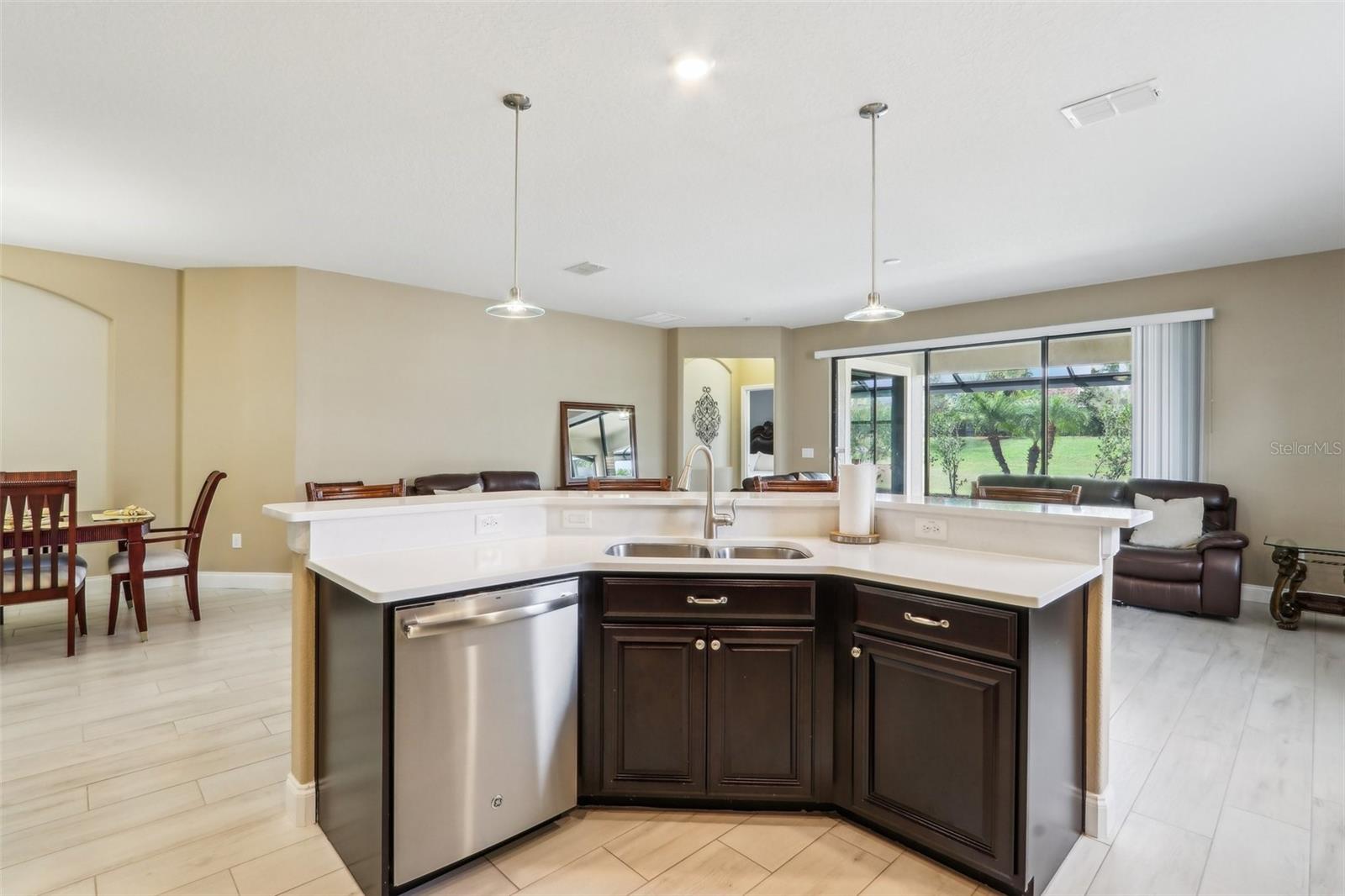 1304 SEA PINES WAY, DAVENPORT, FL, 33896