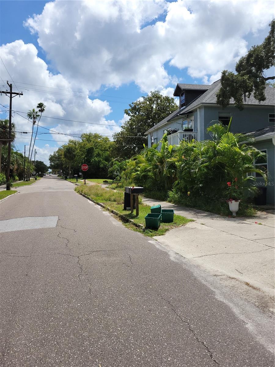 101 W LEMON ST #2, TARPON SPRINGS, FL, 34689