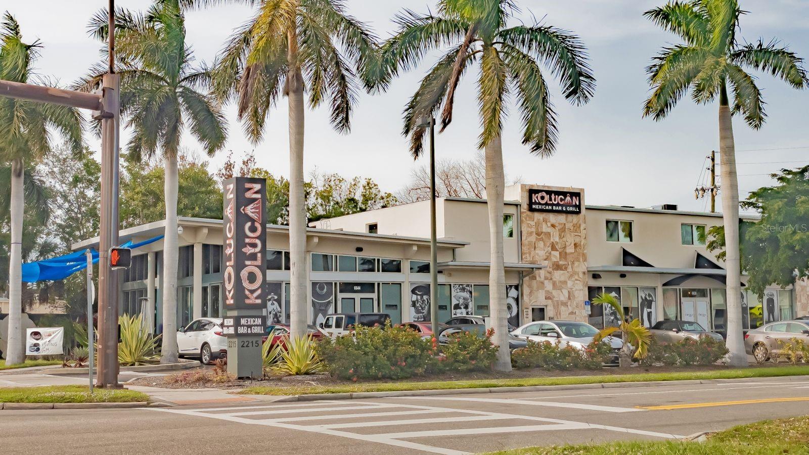 2406 BREAKWATER CIR, SARASOTA, FL, 34231