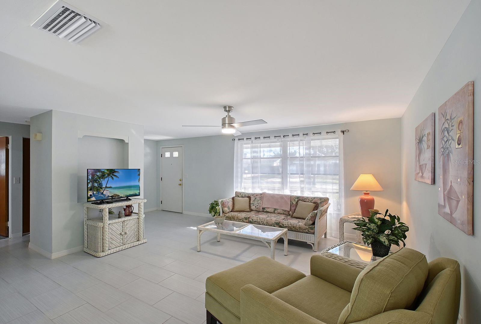 2406 BREAKWATER CIR, SARASOTA, FL, 34231