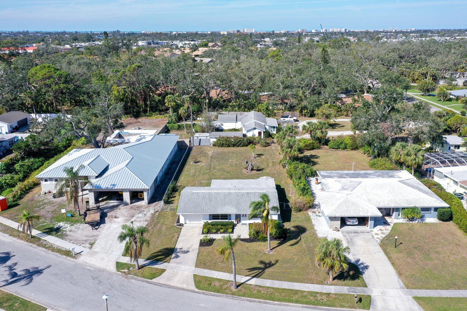 2406 BREAKWATER CIR, SARASOTA, FL, 34231