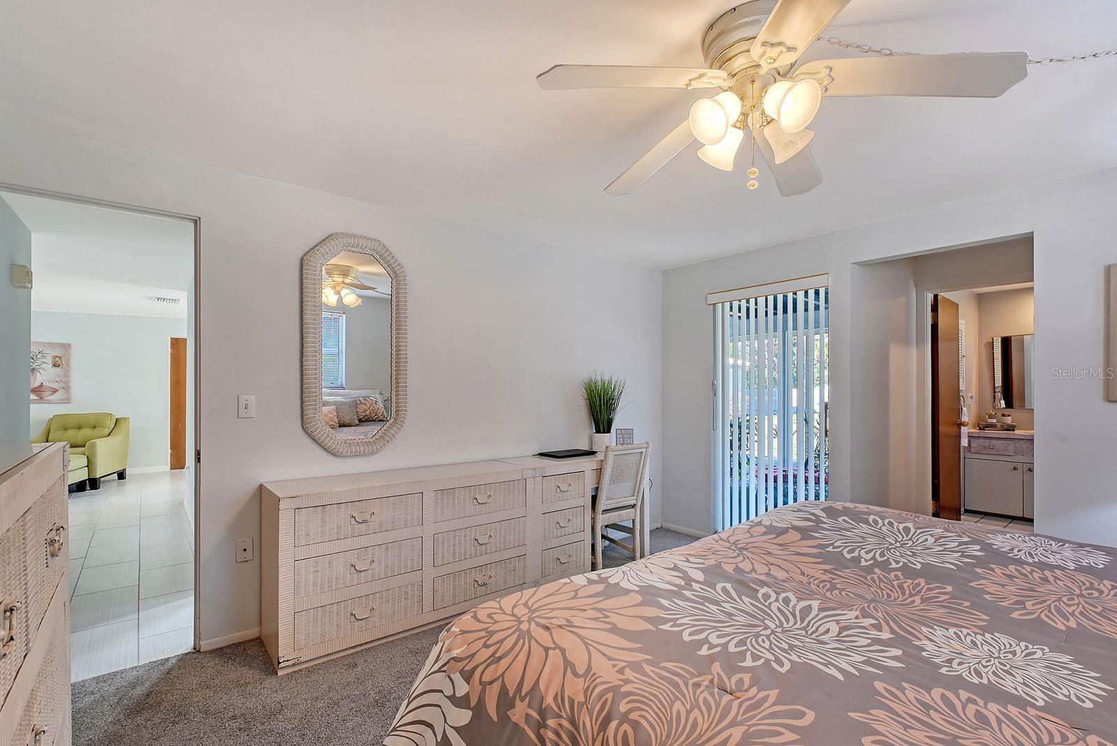2406 BREAKWATER CIR, SARASOTA, FL, 34231