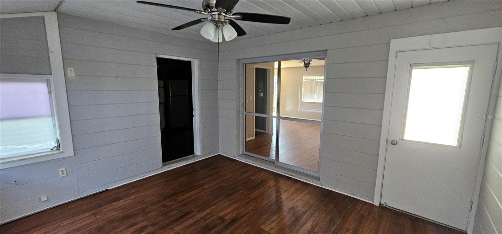 1507 N LAKE DR, SUN CITY CENTER, FL, 33573