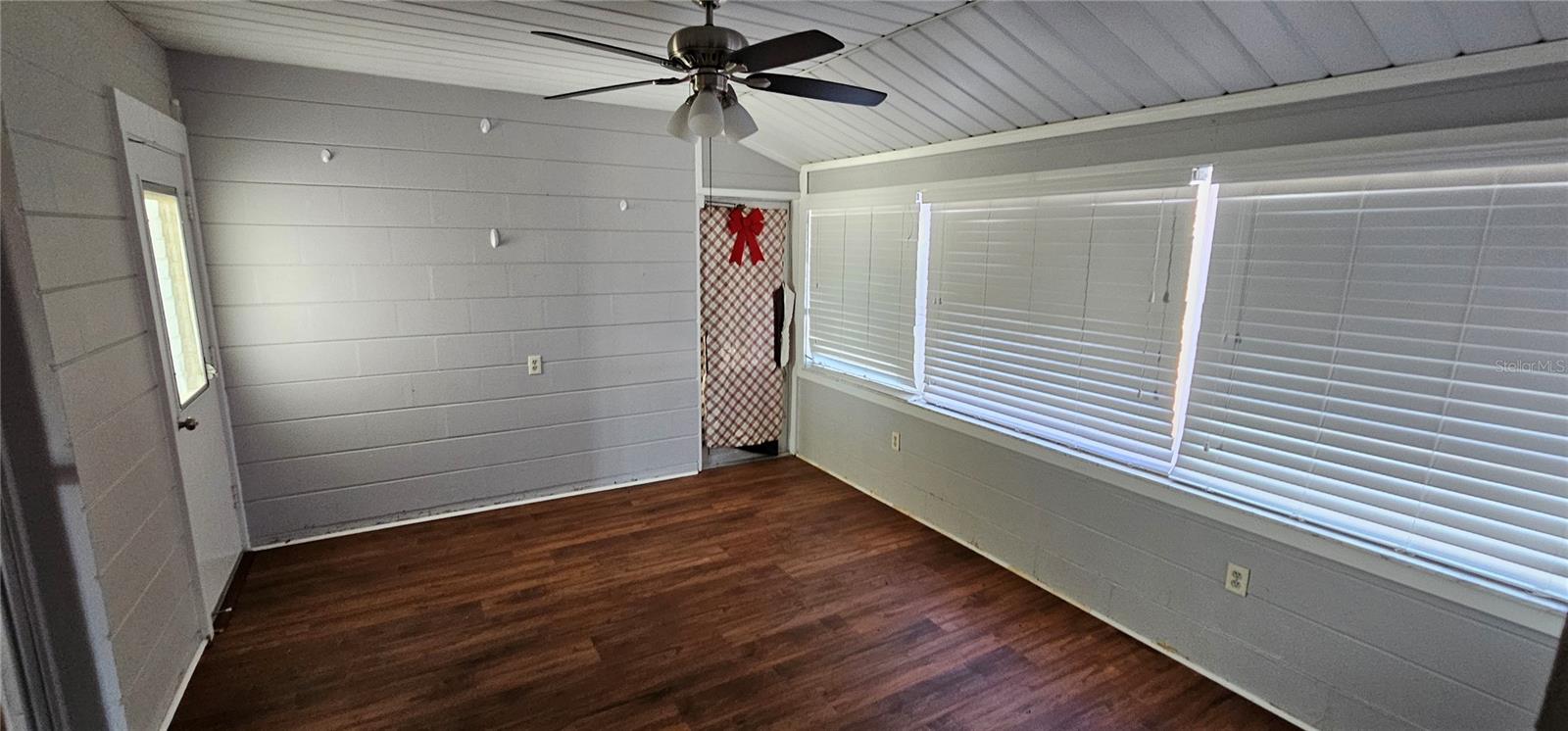 1507 N LAKE DR, SUN CITY CENTER, FL, 33573