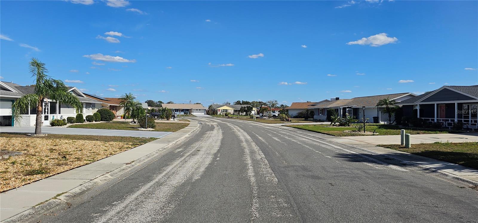 1507 N LAKE DR, SUN CITY CENTER, FL, 33573