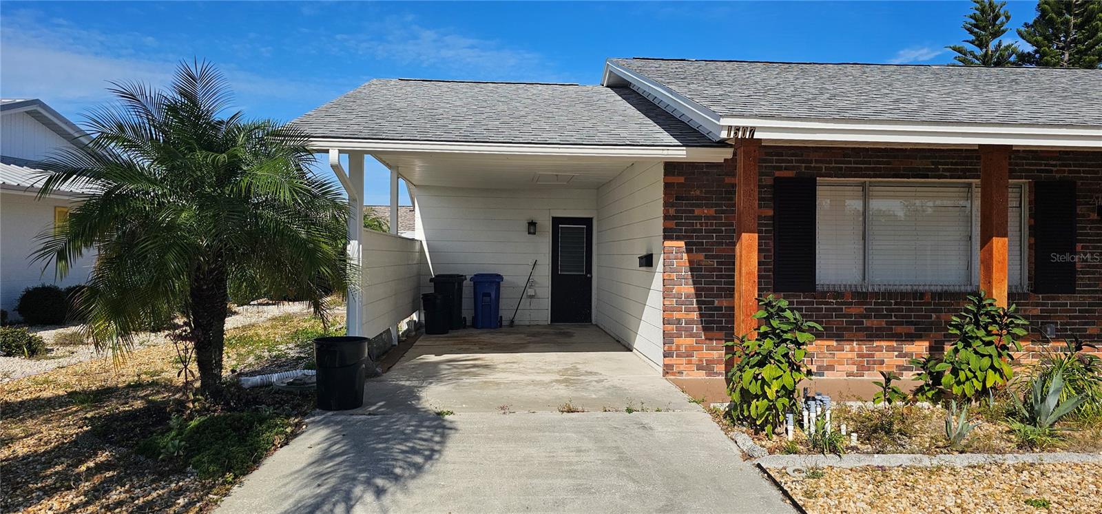 1507 N LAKE DR, SUN CITY CENTER, FL, 33573
