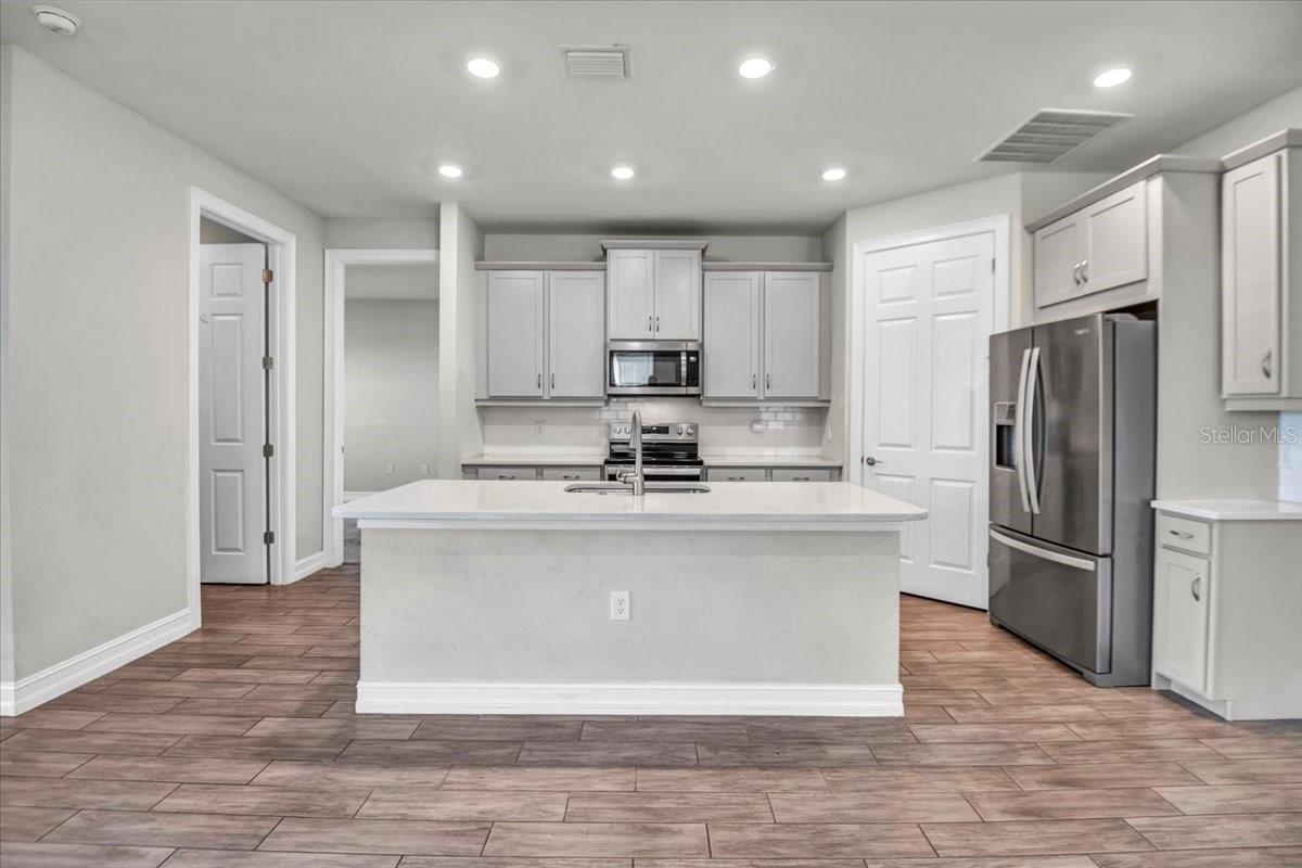 541 IBIZA LOOP, VENICE, FL, 34292