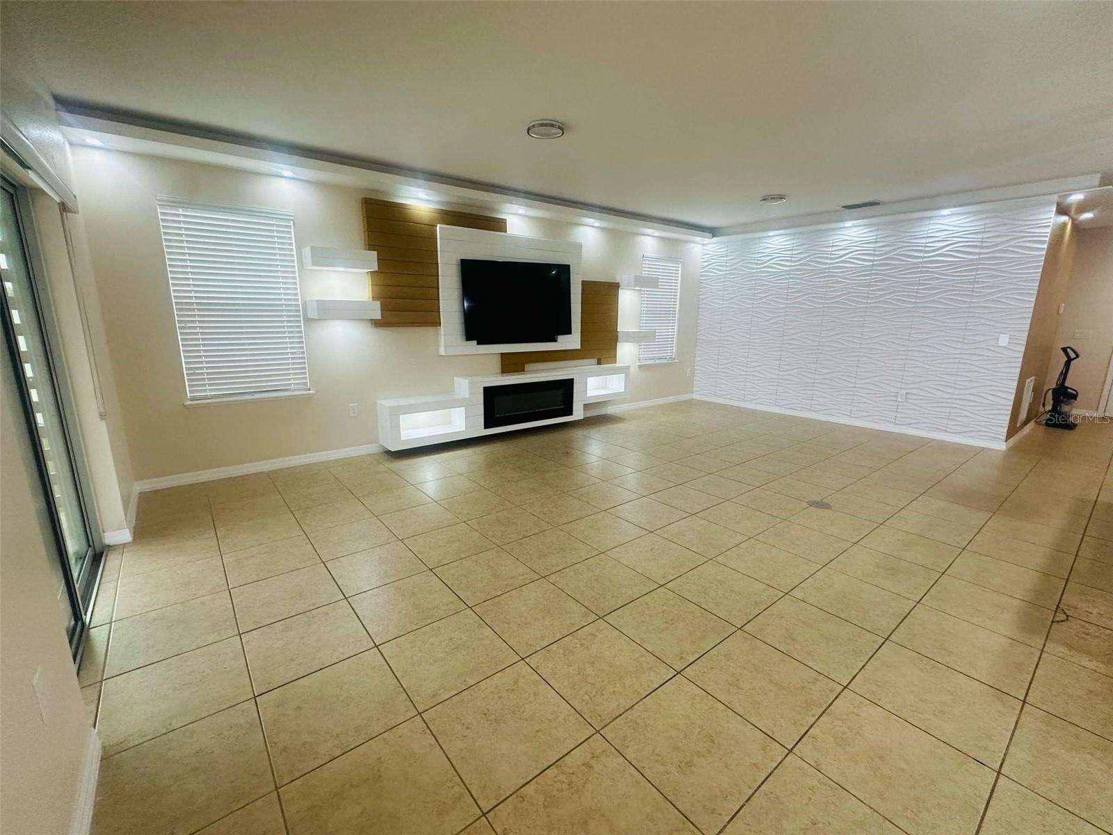 588 SARDINIA CIR, DAVENPORT, FL, 33837