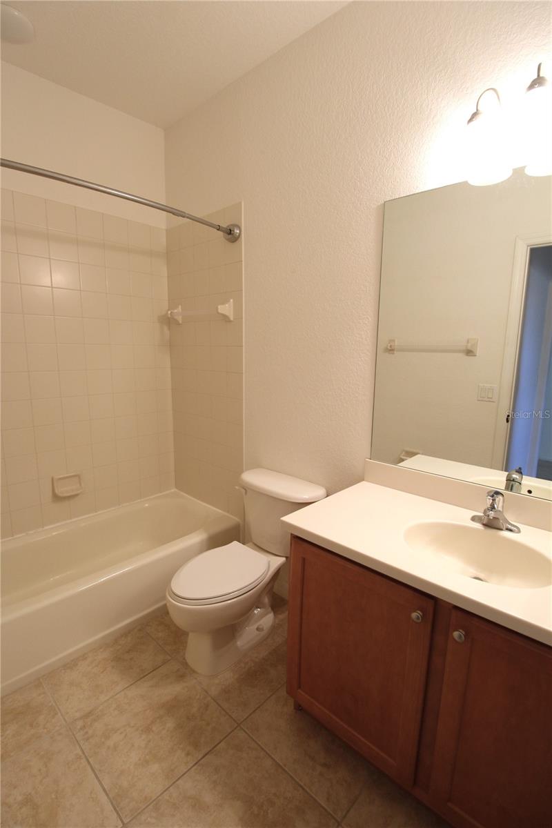 915 FAIRWAYCOVE LN #202, BRADENTON, FL, 34212