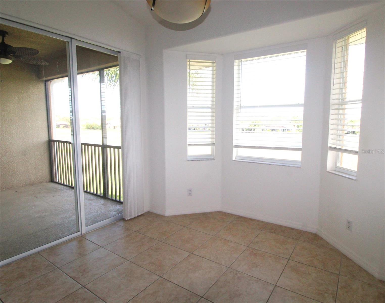 915 FAIRWAYCOVE LN #202, BRADENTON, FL, 34212