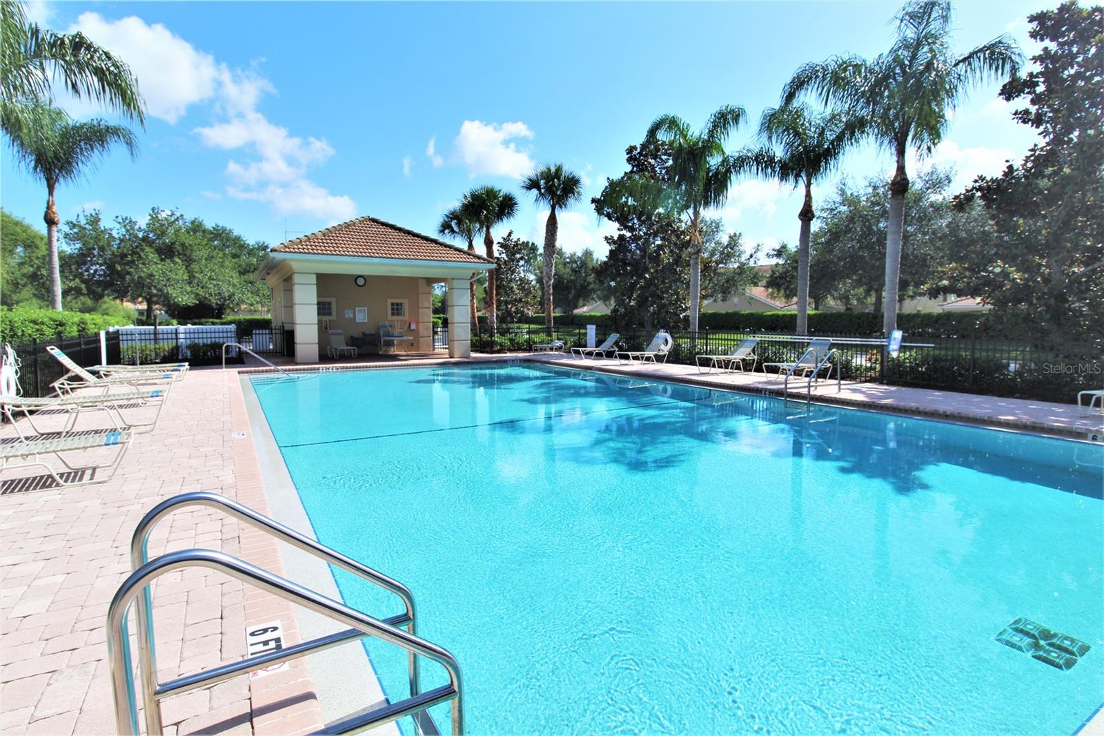 915 FAIRWAYCOVE LN #202, BRADENTON, FL, 34212
