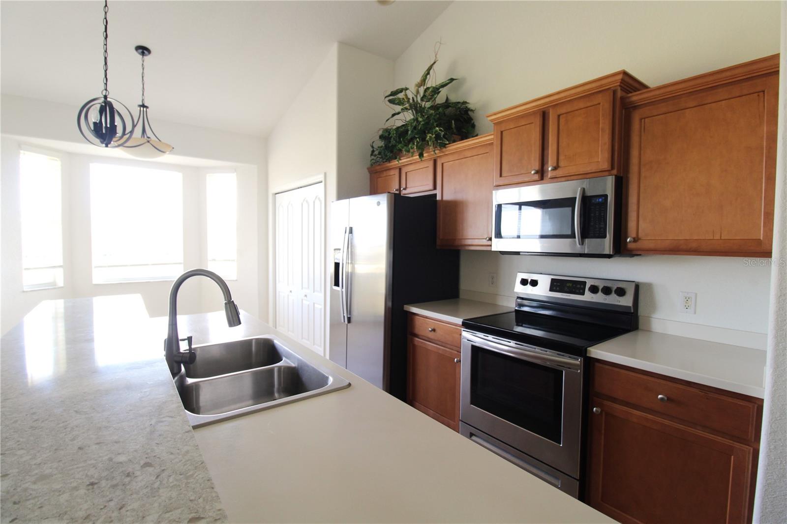 915 FAIRWAYCOVE LN #202, BRADENTON, FL, 34212