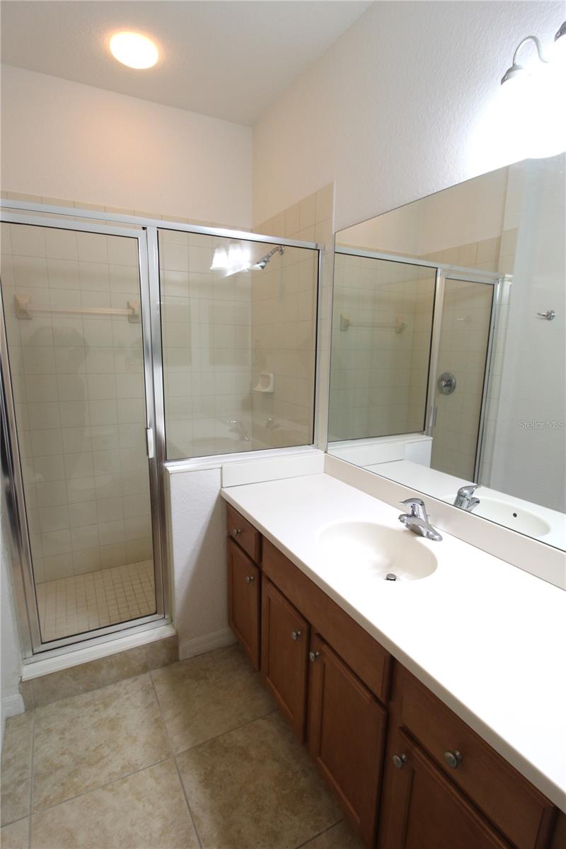 915 FAIRWAYCOVE LN #202, BRADENTON, FL, 34212