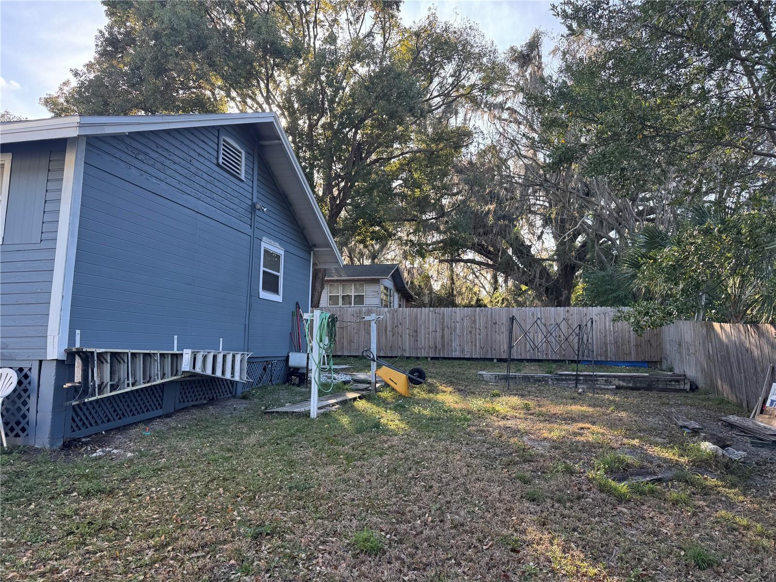 1404 HIGH ST, LEESBURG, FL, 34748