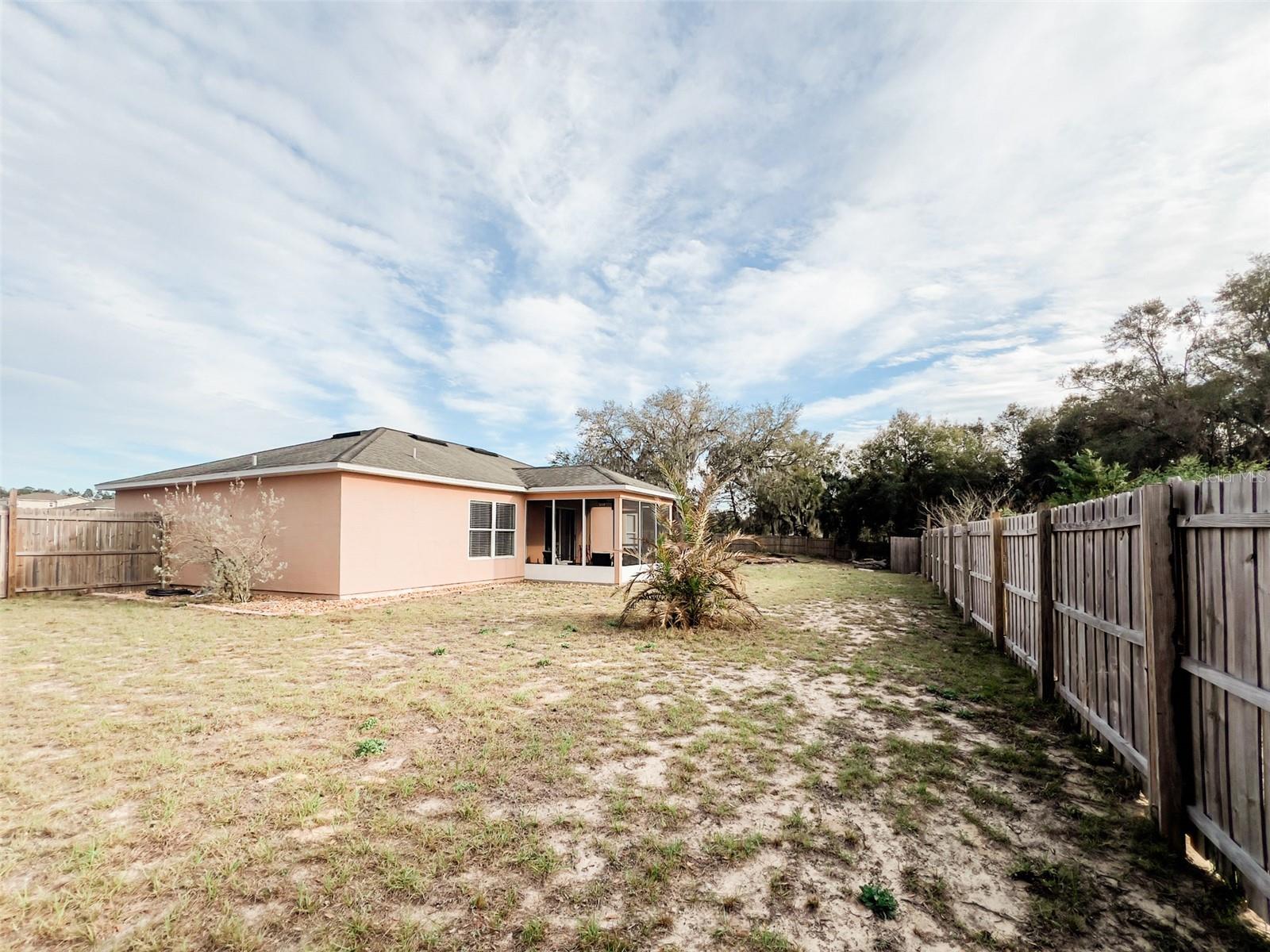108 VILLAGE DR, WELAKA, FL, 32193