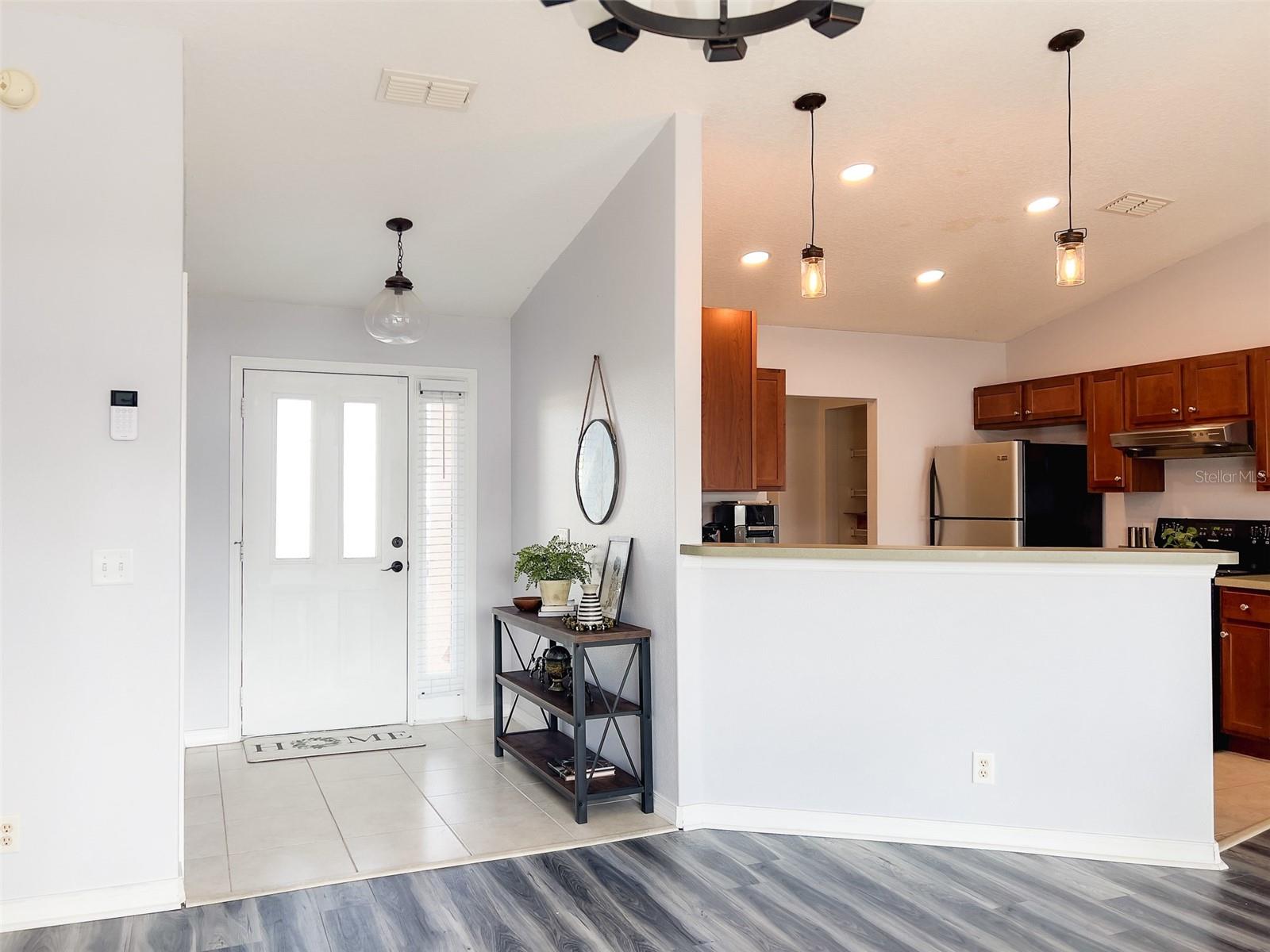 108 VILLAGE DR, WELAKA, FL, 32193