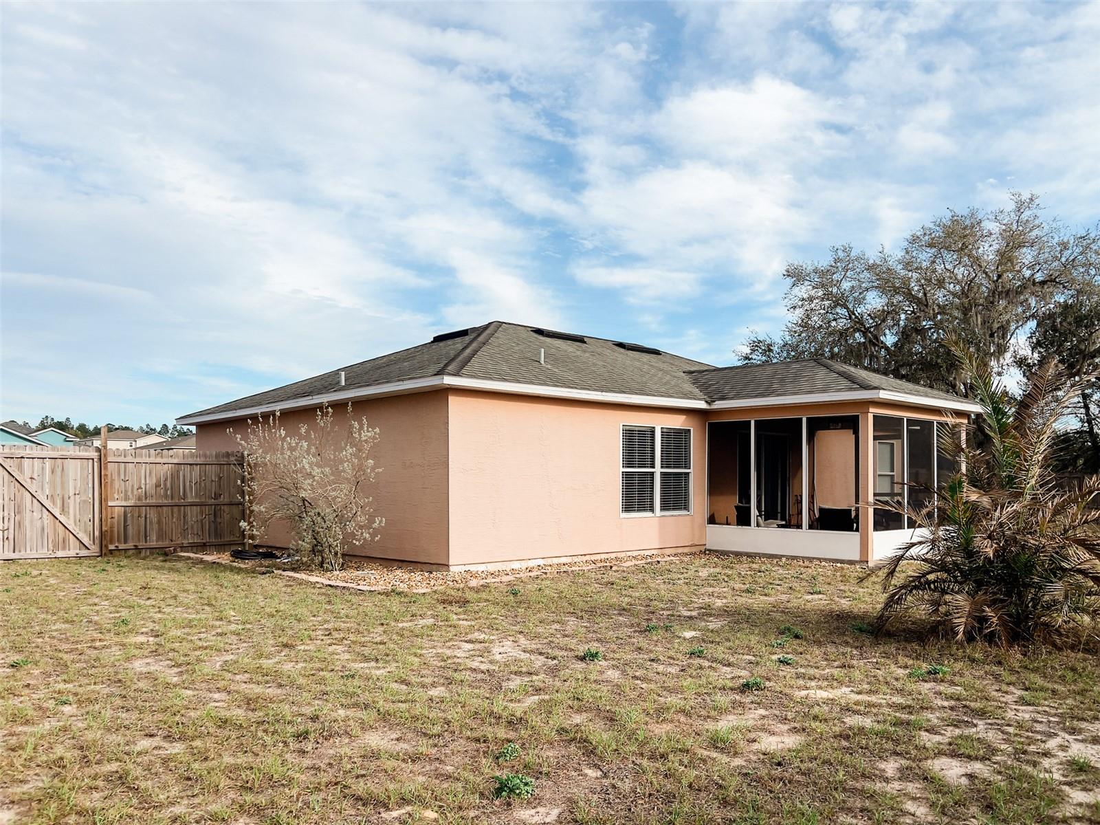 108 VILLAGE DR, WELAKA, FL, 32193