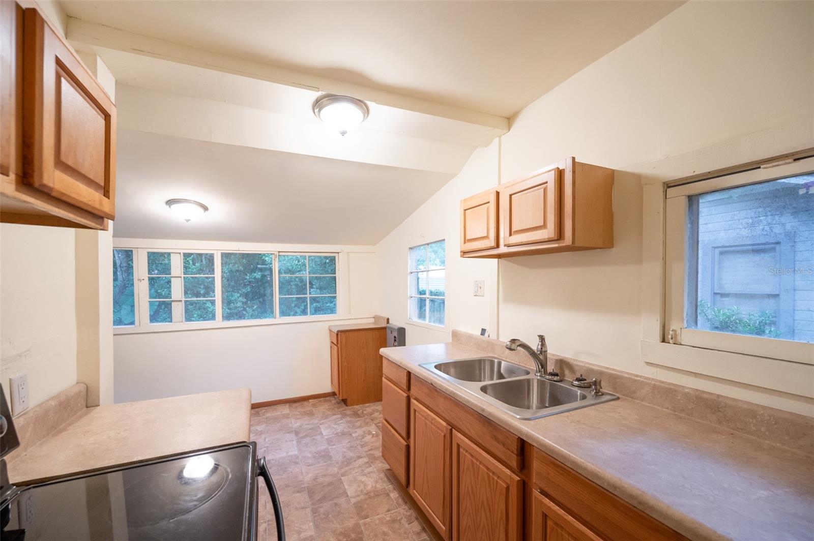236 E VOORHIS AVE, DELAND, FL, 32724