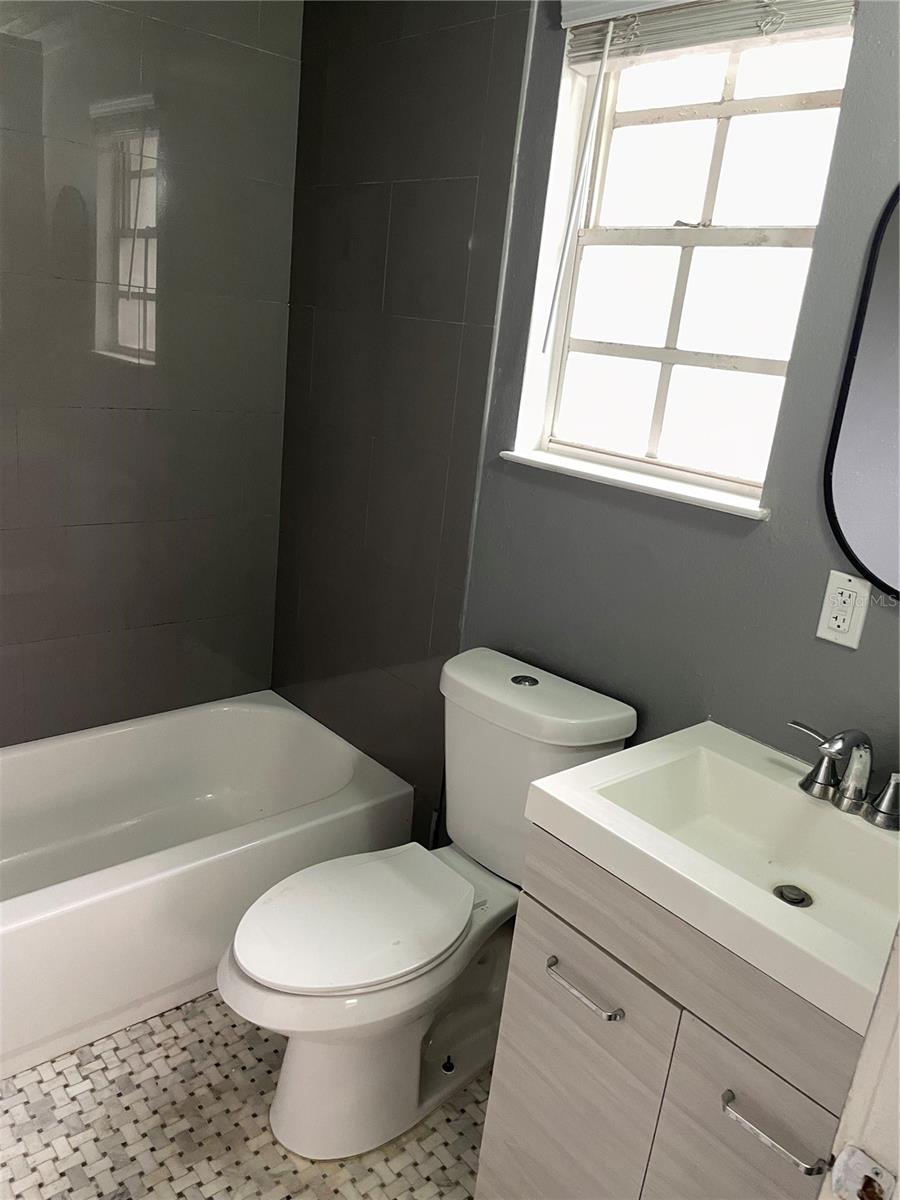 3008 HILLVIEW ST, SARASOTA, FL, 34239
