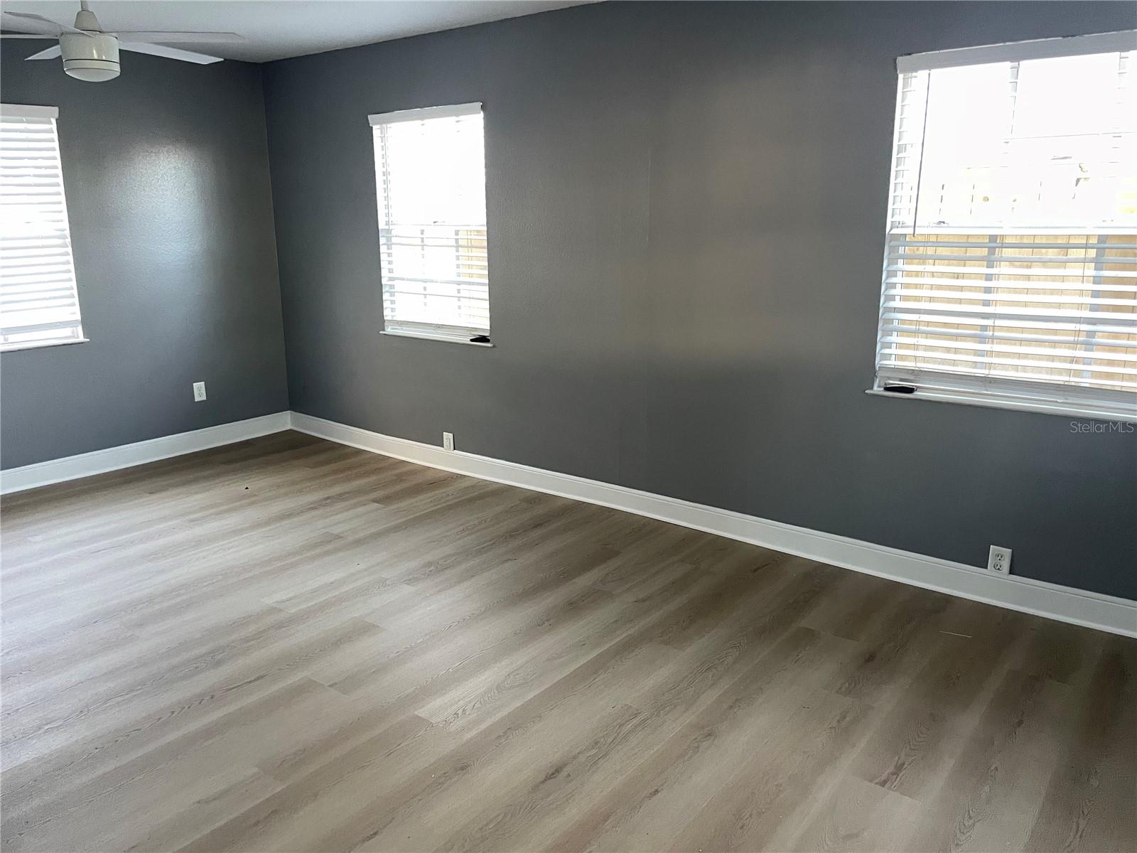 3008 HILLVIEW ST, SARASOTA, FL, 34239