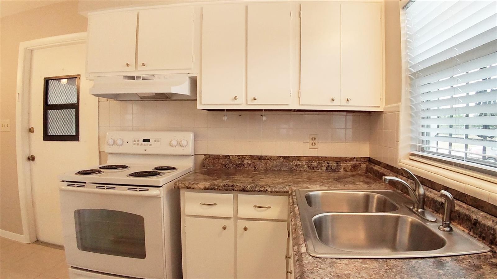 2129 QUEENSWAY RD, ORLANDO, FL, 32808